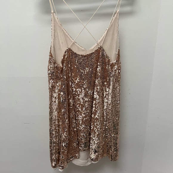 green emerald velvet dress Amazon.com: Free People Women's Rose Gold Sequin Sleeveless Dress, US 0,Gold  : Clothing, Shoes & Jewelry